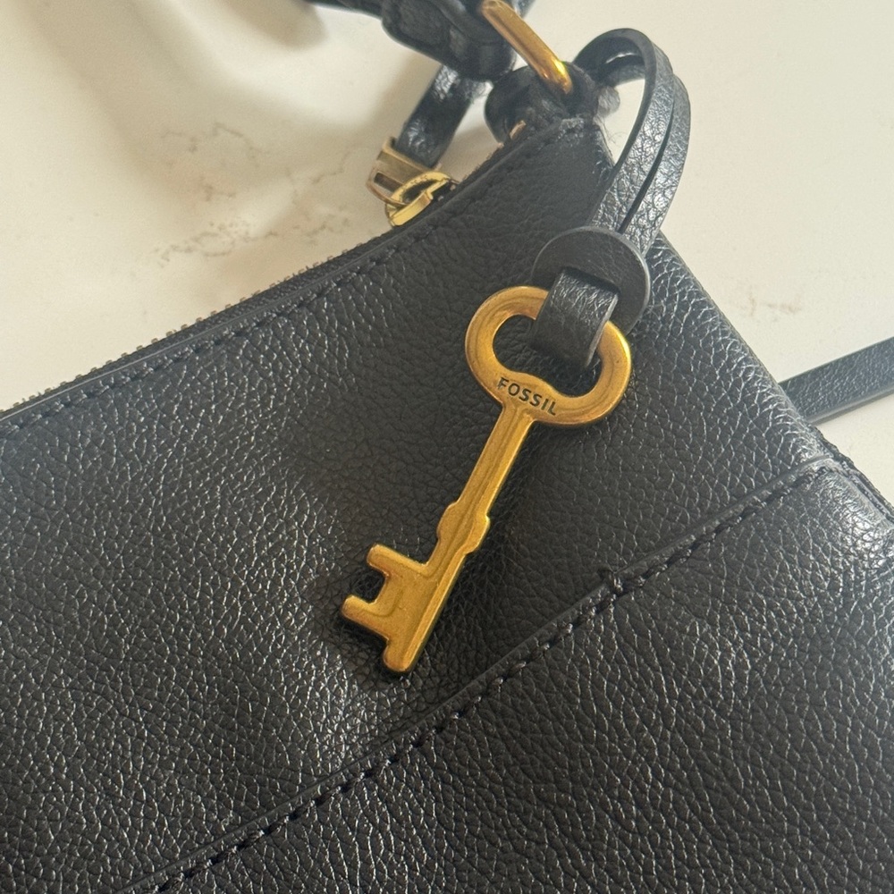 Vintage black Fossil Black Crossbody Bag with Gold key and Accent handbag purse